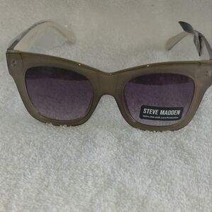 Steve Madden Women's Sunglasses Chain Taupe  Grey